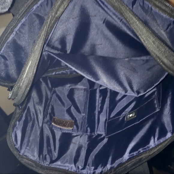 Kenneth Cole Reaction Bag - Picture 5 of 6